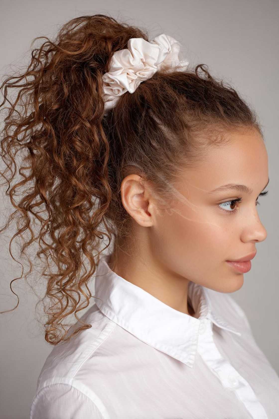 Beyond the Frizz: 11+ Adorable & Humidity-Proof Curly Hairstyles for School Days.