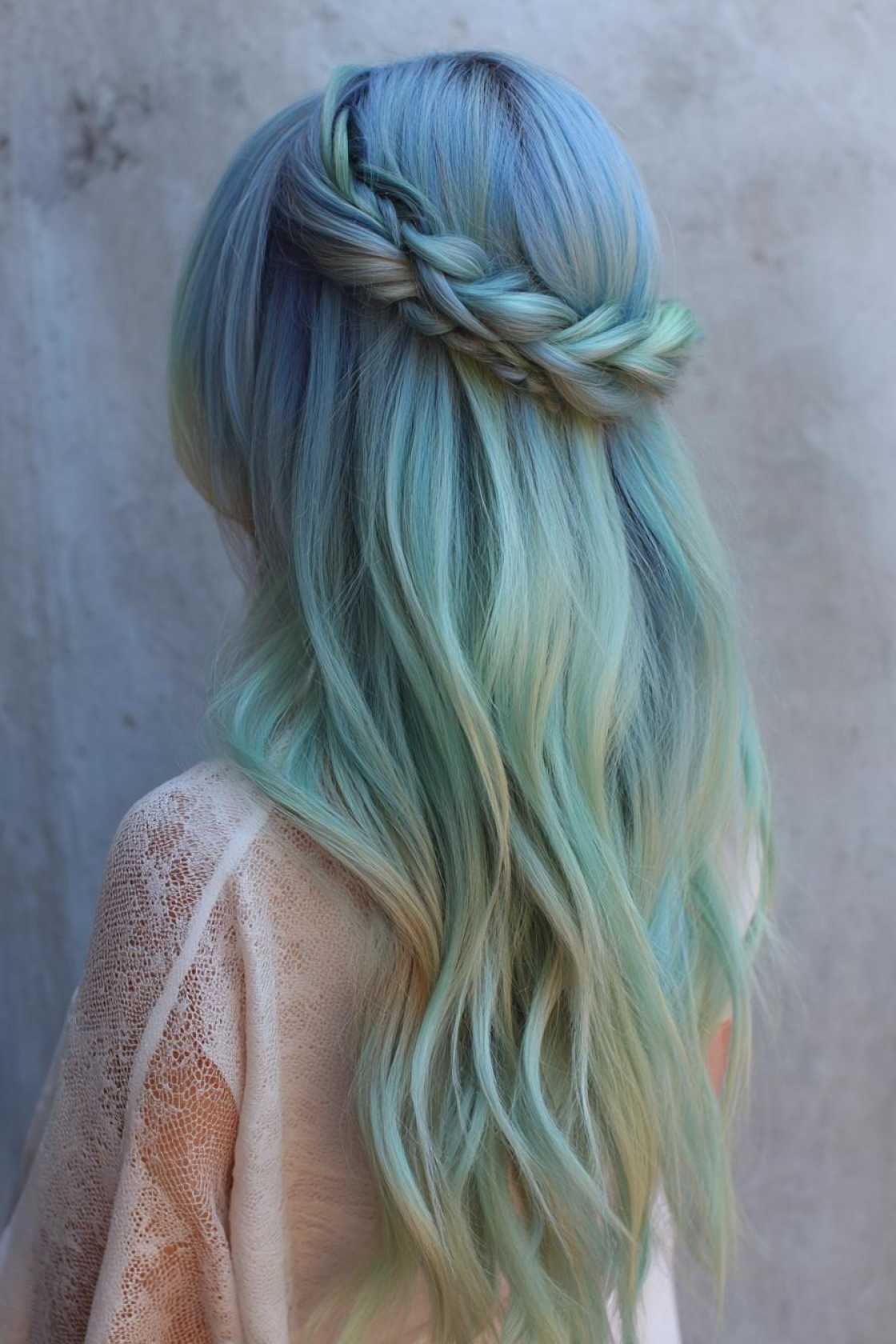 Hidden Magic, Bold Color: 18+ Mermaid-Inspired Ombre & Peekaboo Hair Ideas to Try