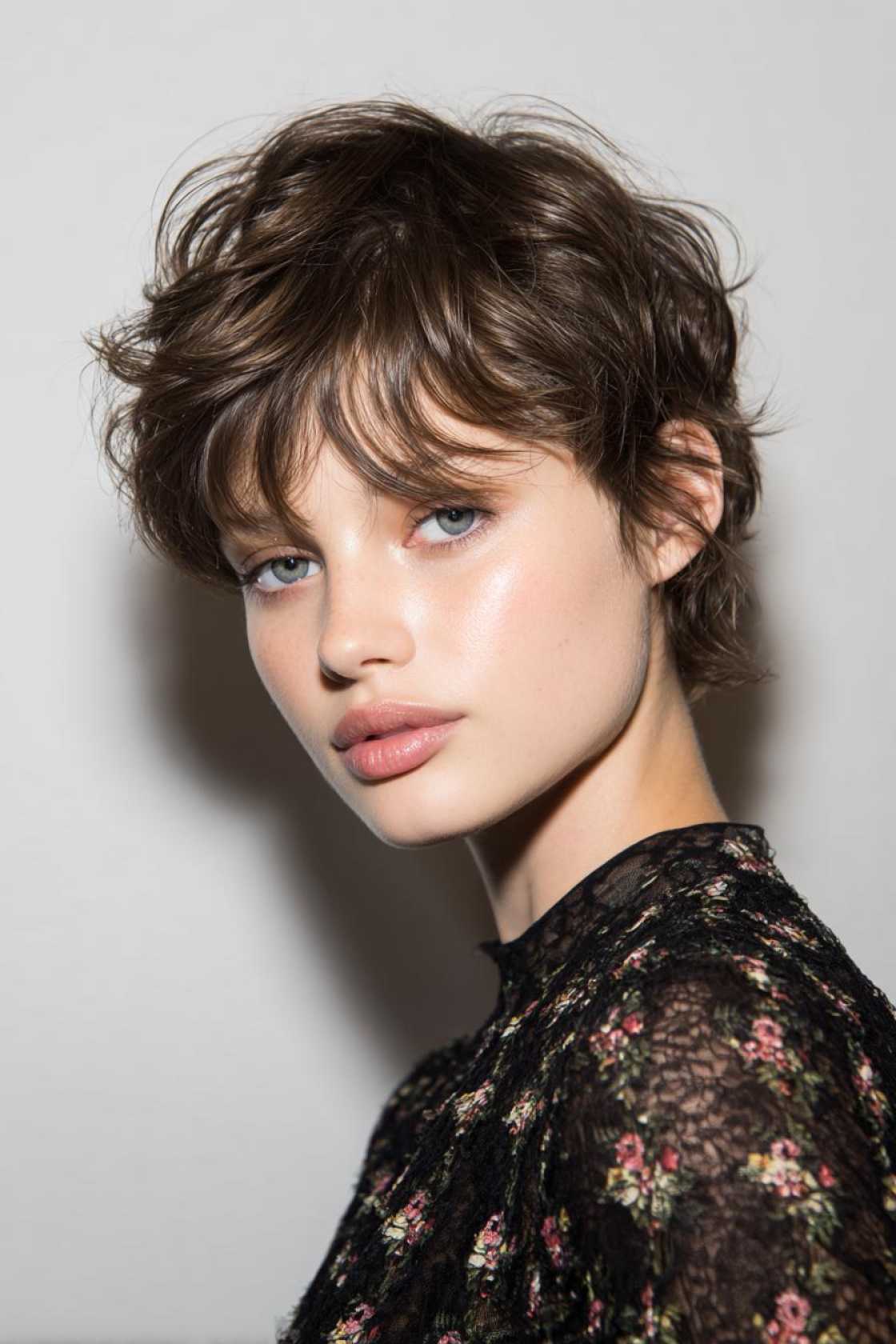 Vintage Vibes Only: 12+ 90s Pixie Cuts That Are Making a Major Comeback