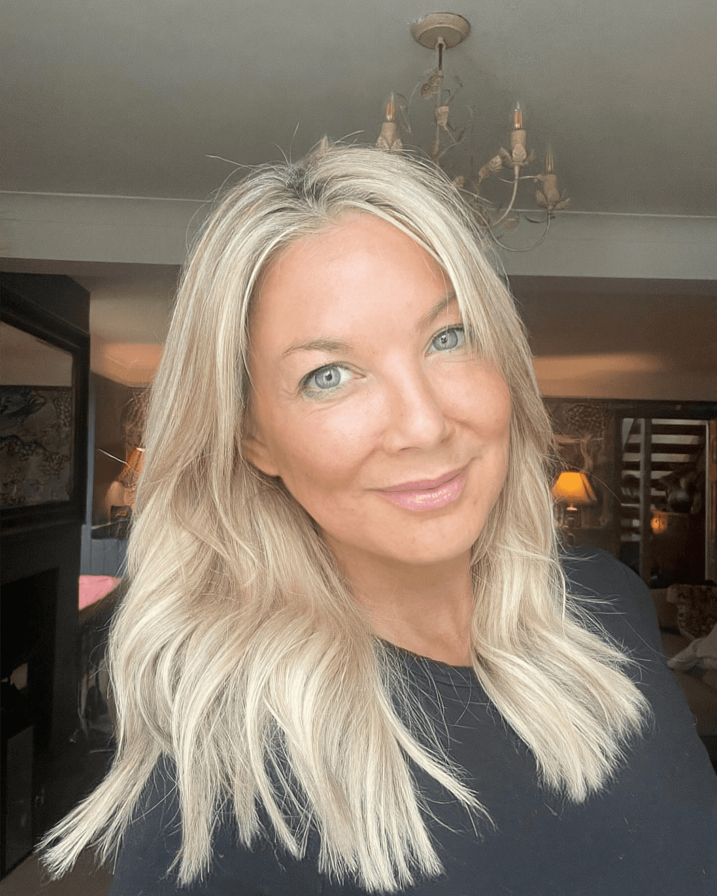 15 Effortless Medium-Length Hairstyles For Women Over 50