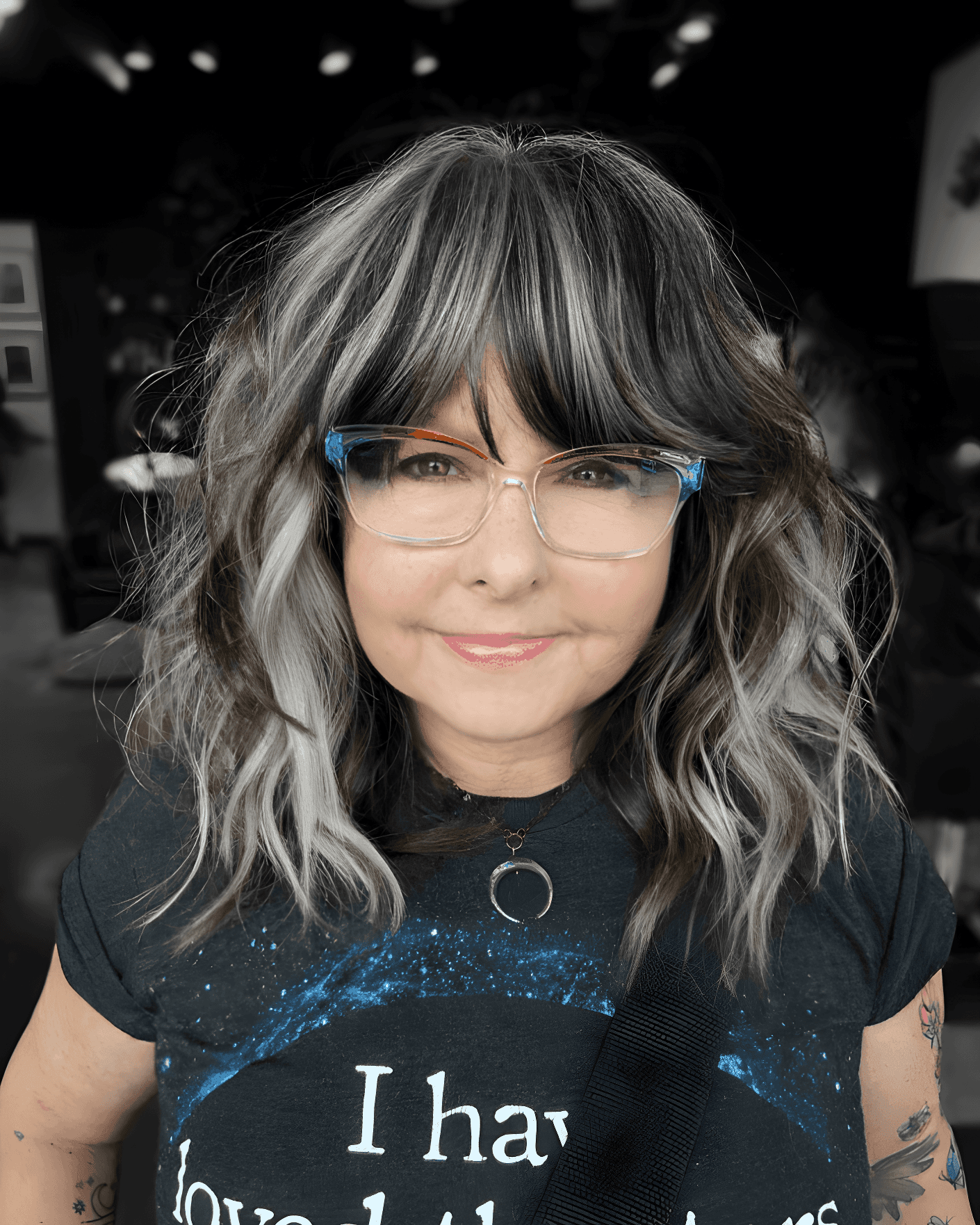 17 Modern Gray Blending Hairstyles For Women Over 60