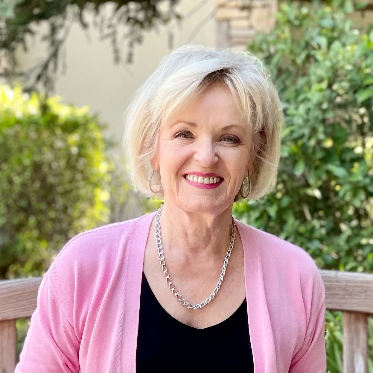 21 Flattering Short Hairstyles for Women Over 50 to Refresh Your Look